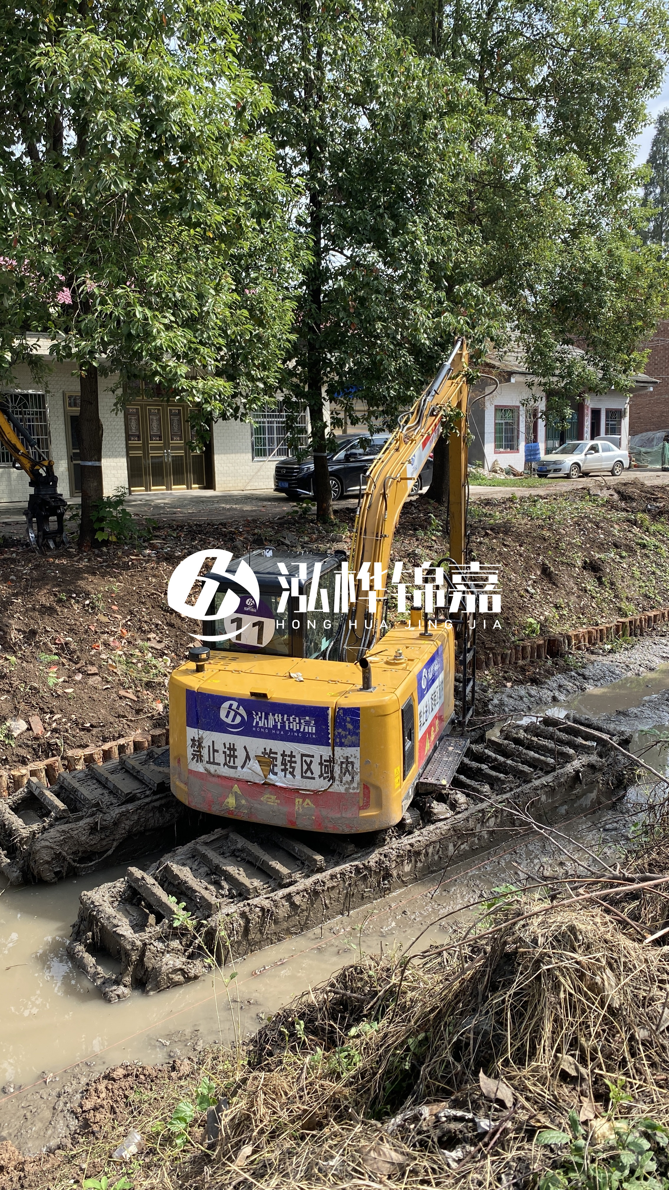 秦皇島挖機(jī)打木樁專業(yè)施工-工地上河堤基礎(chǔ)怎么打木樁？
