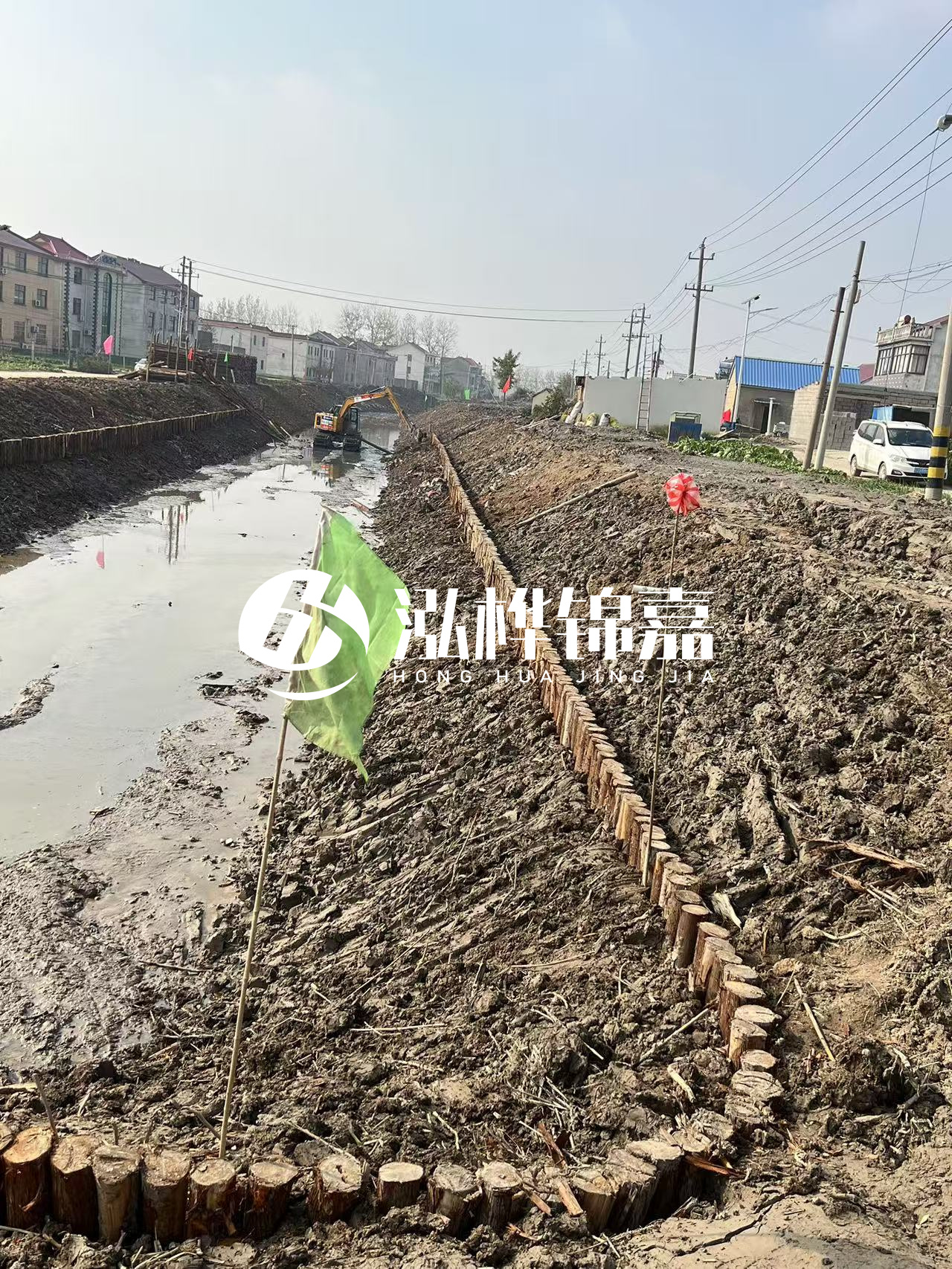洛陽挖機打木樁專業(yè)施工-河道打木樁后如何檢查穩(wěn)固性？
